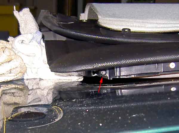 Rahmen mit Lappen abstuetzen Verschraubung sichtbar.jpg