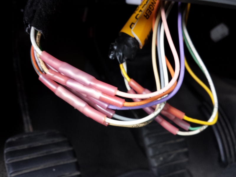 Datei:Stecker Pedalwerk ersetzt.jpg