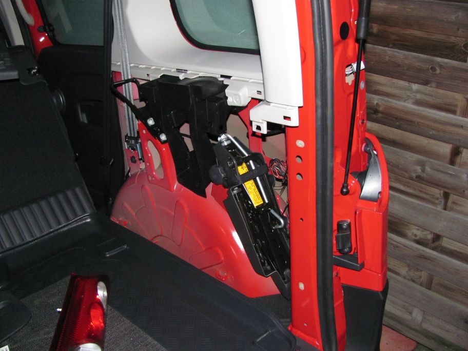 Kangoo G2 RFS Seitenverkleidung.jpg