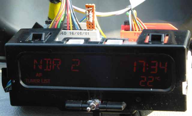 Display mit Temperaturanzeige